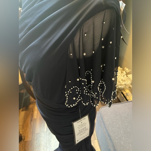 Betsy & Adam Cascading Ruffle Gown - Picture 12 of 15